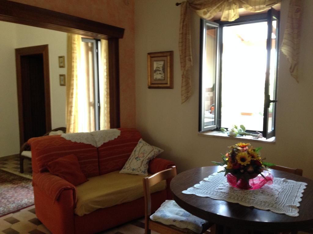 B&B Mar Tirreno Barcellona-Pozzo di Gotto Dış mekan fotoğraf