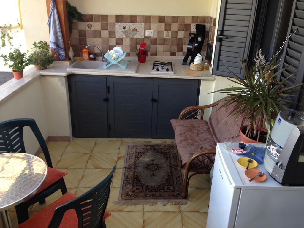 B&B Mar Tirreno Barcellona-Pozzo di Gotto Dış mekan fotoğraf